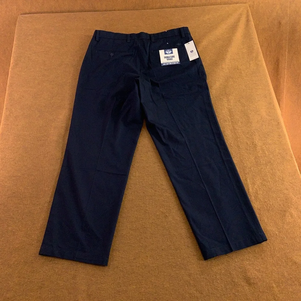 Dockers Mens 38x32 Navy Blue Pleated Relaxed Fit Lux Cotton Stretch Khaki Pants